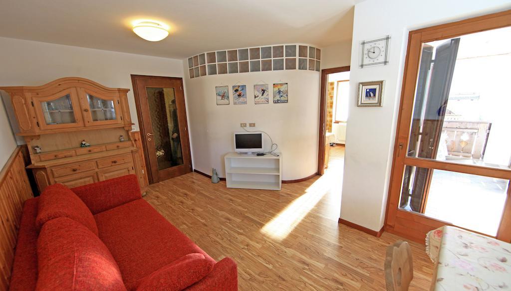 Cesa Roseda Apartment Canazei Cameră foto